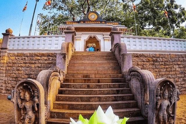 All-inclusive Anuradhapura Ancient City Tour 5