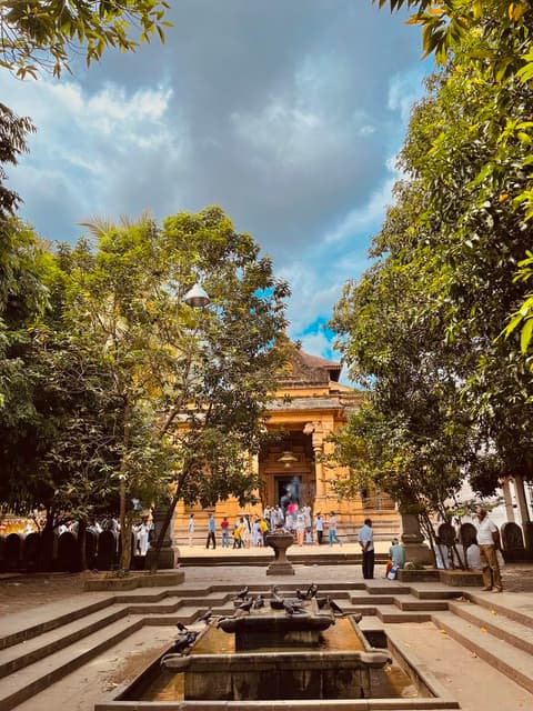 Kelaniya Temple: A Journey Through Time, Art, and Devotion - Photo 1