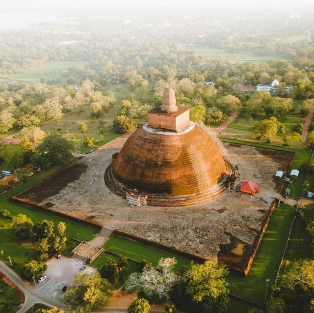 All-inclusive Anuradhapura Ancient City Tour 4