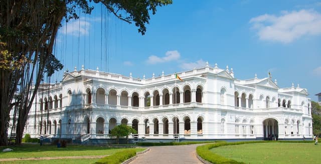 Half day Colombo City and Shopping tour 3