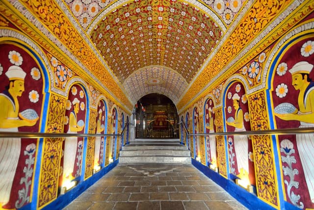 Kandy City Tour – Explore Sri Lanka’s Cultural Capital 6