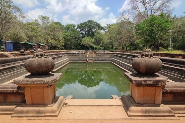 All-inclusive Anuradhapura Ancient City Tour 7