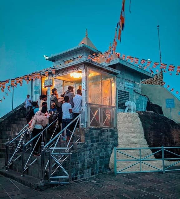 Adam's Peak - Sri Pada : A Sacred Summit in Sri Lanka - Photo 4