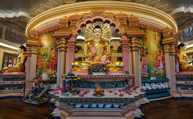 Mahamevnawa Buddhist Monastery – A Serene Spiritual Retreat in Sri Lanka’s Hill Country - Photo 4